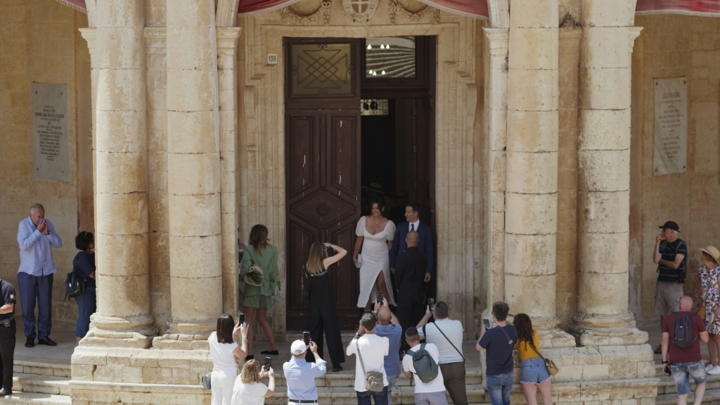 matrimonio alena seredova uscita chiesa