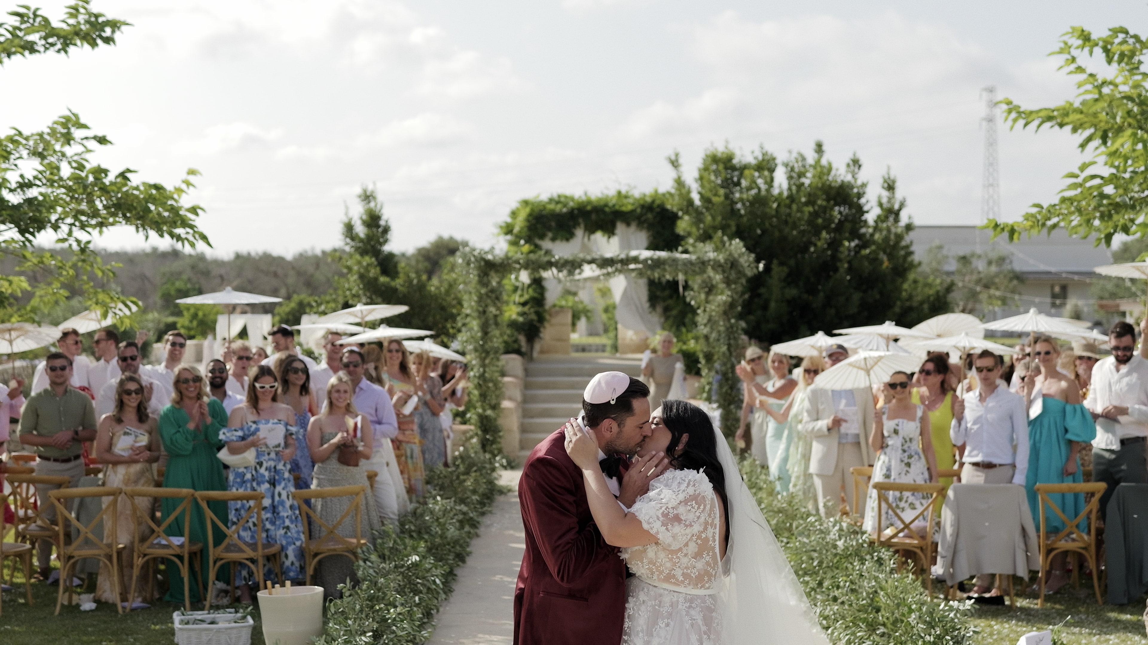 jewish wedding in Italy - Newlyweds and chuppa